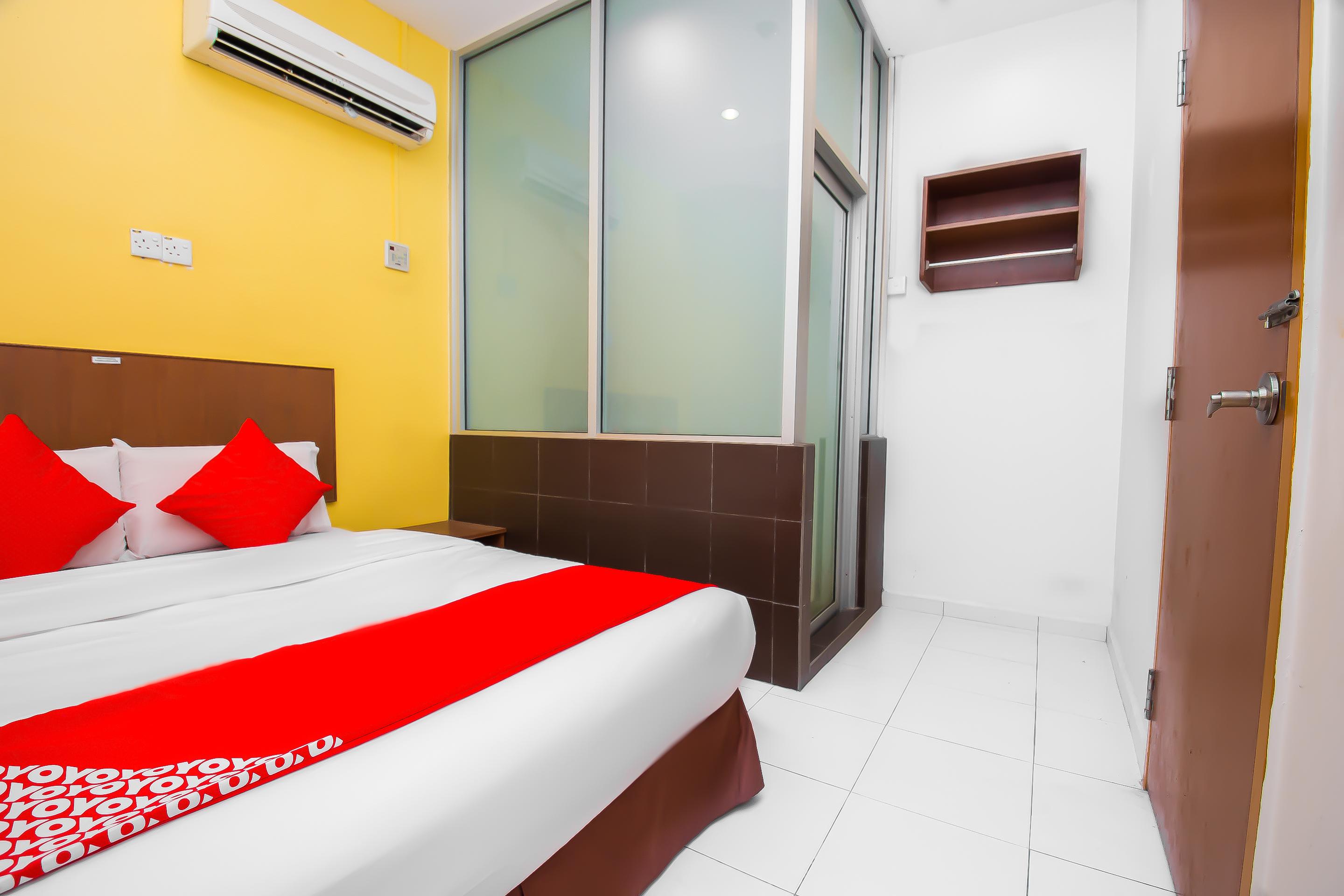 Oyo 582 Hotel Walk Inn Kampong Pasir Puteh  Esterno foto