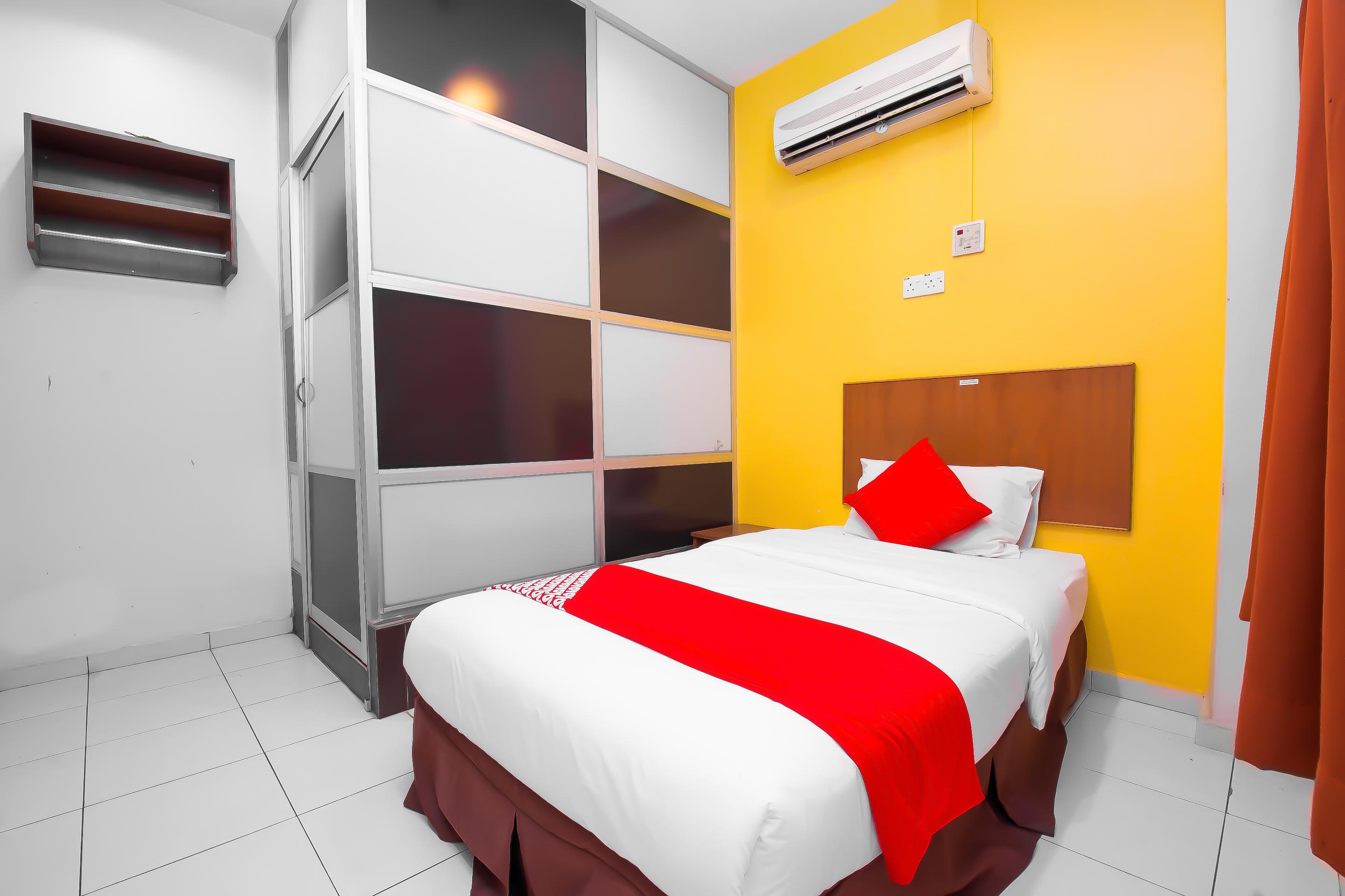 Oyo 582 Hotel Walk Inn Kampong Pasir Puteh  Esterno foto
