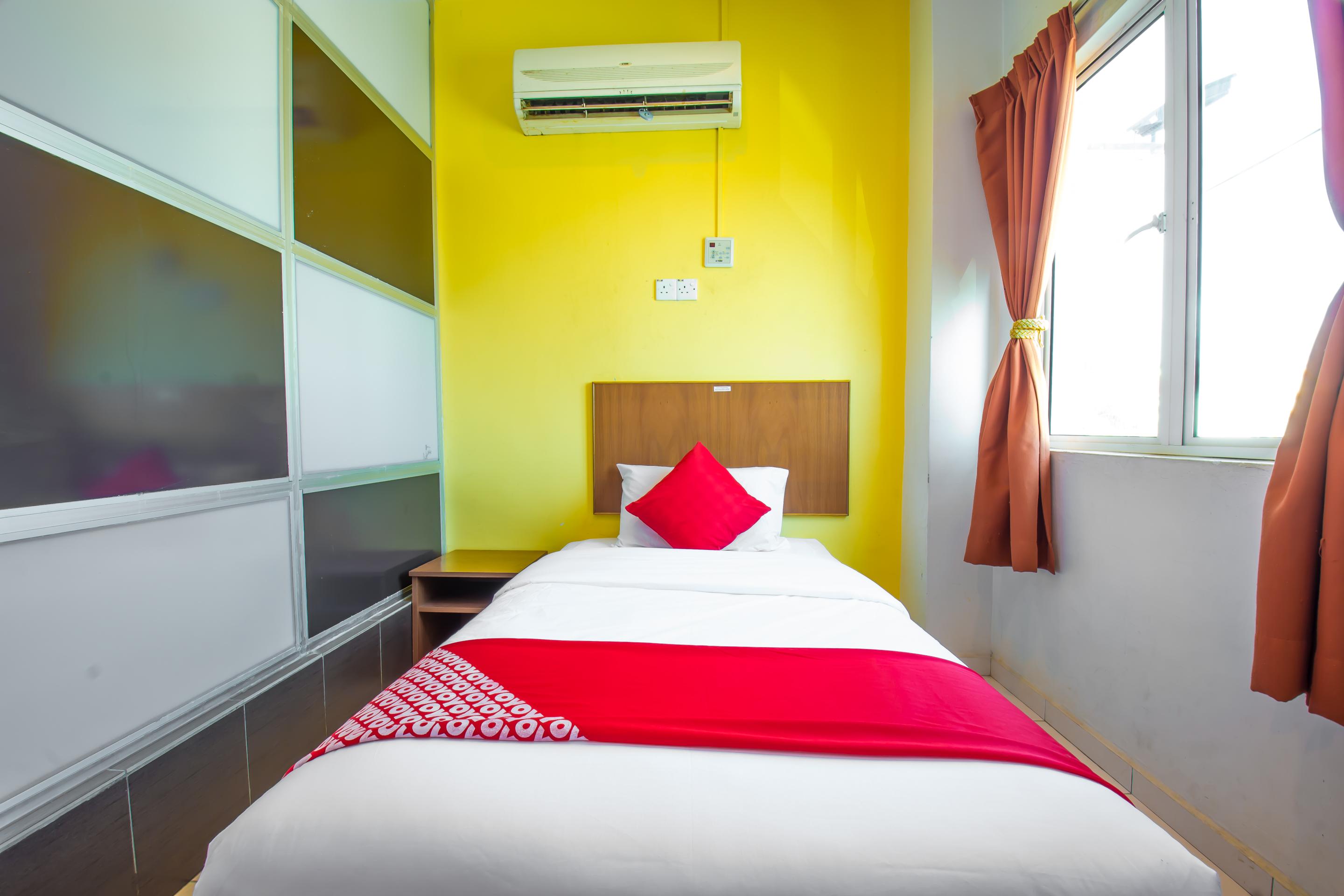 Oyo 582 Hotel Walk Inn Kampong Pasir Puteh  Esterno foto